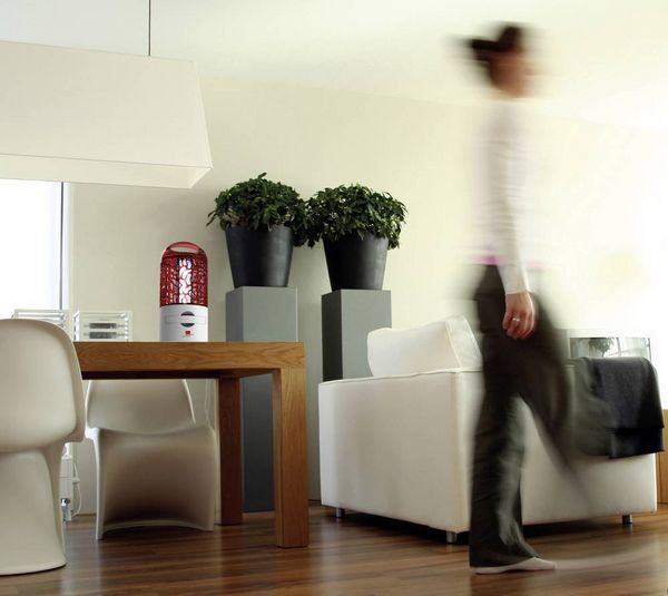 Produktbild: Swissinno Premium 10W 1 245 001 UV-Insektenf&auml;nger UV-Licht, Stromgitter 10 W (&Oslash; x H) 115 mm x 260 mm Wei&szlig;, Rot 1 St.
