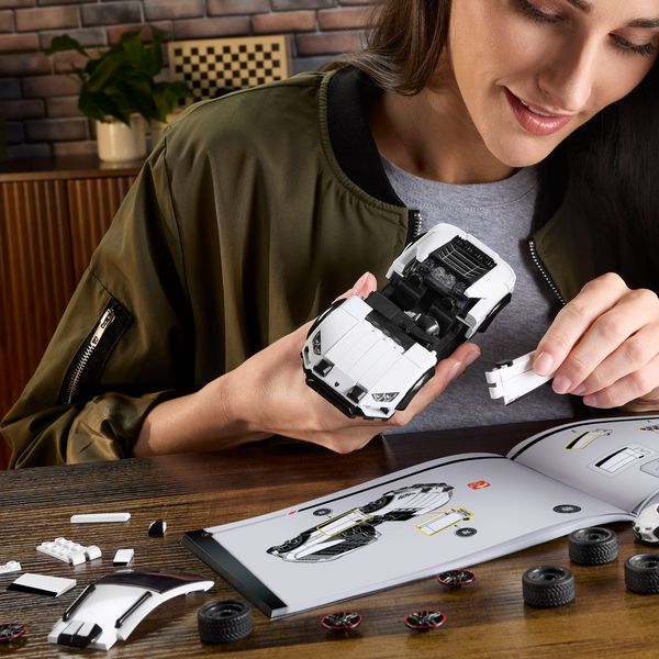 Produktbild: Mattel Brick Shop HW Speed Lambo.JHG75