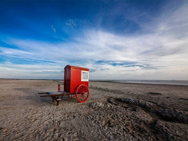 Produktbild: CALVENDO Puzzle Borkum - Strandkarren | 1000 Teile Lege-Gr&ouml;&szlig;e 64x48cm Foto-Puzzle f&uuml;r gl&uuml;ckliche Stunden