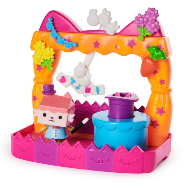 Produktbild: Gabby's Dollhouse, Balkon-Spielset Baby Box Talentwettbewerb, 8-teiliges Set mit Katzenfigur und Zubehörteilen