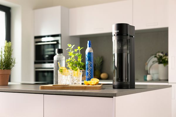 Produktbild: SODAPOP Wassersprudler Logan matt schwarz, 2x 850ml + 1x 600ml Glasflaschen + 1x CO&sup2; Zylinder