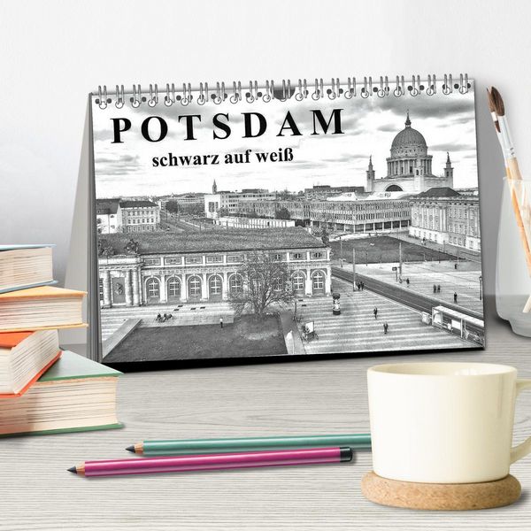 Produktbild: Potsdam schwarz auf wei&szlig; (Tischkalender 2026 DIN A5 quer), CALVENDO Monatskalender