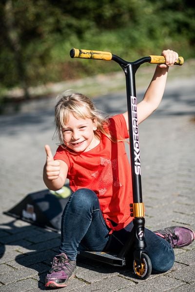 Produktbild: SIX DEGREES Stuntscooter 100 mm schwarz-