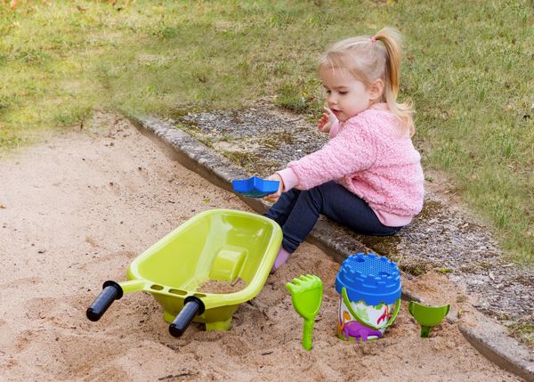 Produktbild: Outdoor active Schubkarre mit Eimergarnitur, gr&uuml;n