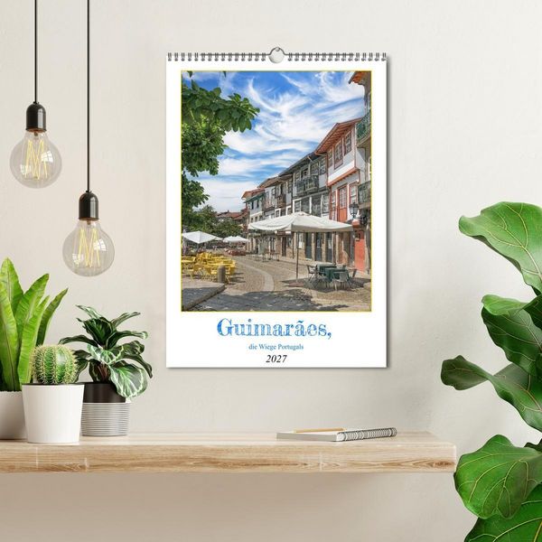 Produktbild: Die Stadt Guimar&atilde;es liegt im Norden Portugals im Distrikt Braga. (Wandkalender 2027 DIN A3 hoch), CALVENDO Monatskalender