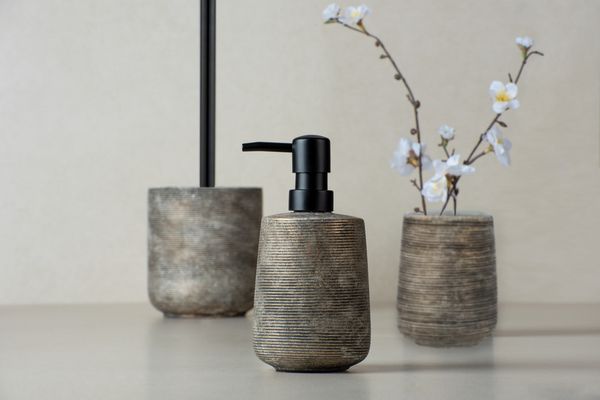 Produktbild: WC-Garnitur Mod. Fedio Keramik, handbemalt, mit Reliefoptik in Gold