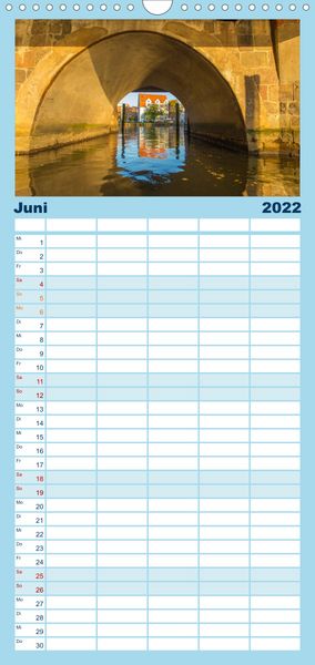 Produktbild: Familienplaner Ansichten der L&uuml;becker Altstadtinsel (Wandkalender 2022 , 21 cm x 45 cm, hoch)