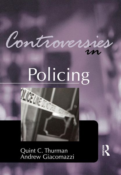 Produktbild: Controversies in Policing