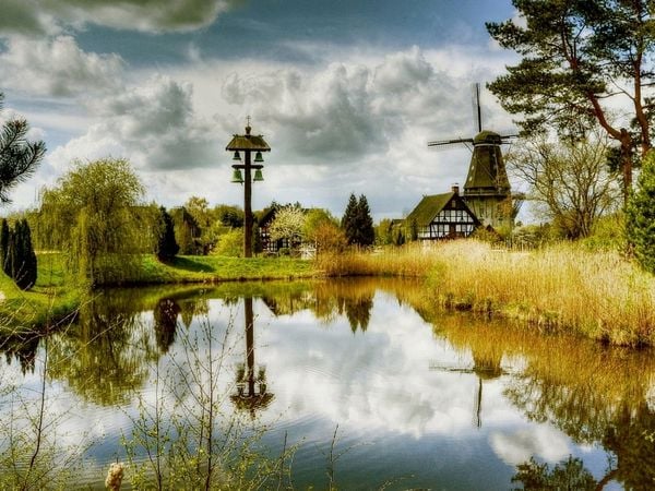 Produktbild: CALVENDO Puzzle Dorfteich im M&uuml;hlenmuseum Gifhorn | 1000 Teile Lege-Gr&ouml;&szlig;e 64x48cm Foto-Puzzle f&uuml;r gl&uuml;ckliche Stunden
