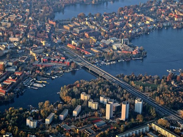 Produktbild: CALVENDO Puzzle Potsdam,der Humboldtring mit Humboldtbr&uuml;cke, neuer Feuerwehr und Theater | 1000 Teile Lege-Gr&ouml;&szlig;e 64x48cm Foto-Puzzle f&uuml;r gl&uuml;ckliche Stunden