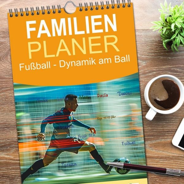 Produktbild: Familienplaner 2026 - Fu&szlig;ball - Dynamik am Ball mit 5 Spalten (Wandkalender, 21 x 45 cm) CALVENDO
