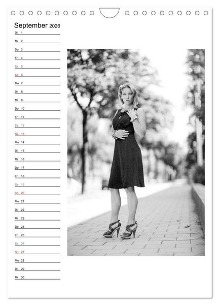 Produktbild: Mode in schwarz und wei&szlig; (Wandkalender 2026 DIN A4 hoch), CALVENDO Monatskalender