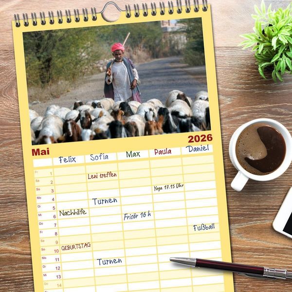 Produktbild: Familienplaner 2026 - Indiens Gesichter mit 5 Spalten (Wandkalender, 21 x 45 cm) CALVENDO