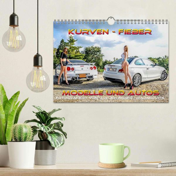 Produktbild: Kurven - Fieber - Modelle und Autos (Wandkalender 2026 DIN A4 quer), CALVENDO Monatskalender