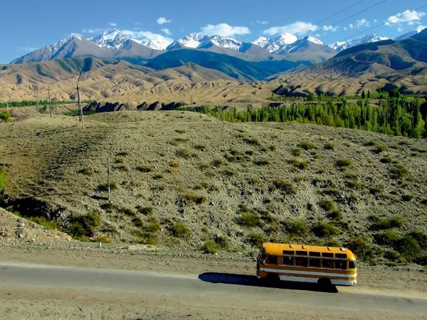 Produktbild: CALVENDO Puzzle Bus nach Tamga, Kirgistan | 1000 Teile Lege-Gr&ouml;&szlig;e 64x48cm Foto-Puzzle f&uuml;r gl&uuml;ckliche Stunden