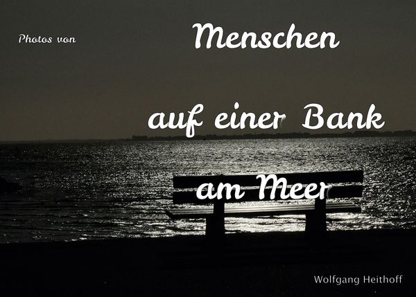 Produktbild: Menschen auf einer Bank am Meer