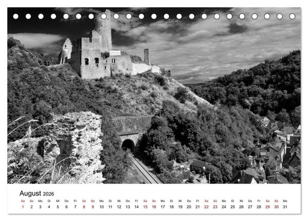 Produktbild: Burgen in schwarzwei&szlig; - Wie aus alten Zeiten (Tischkalender 2026 DIN A5 quer), CALVENDO Monatskalender