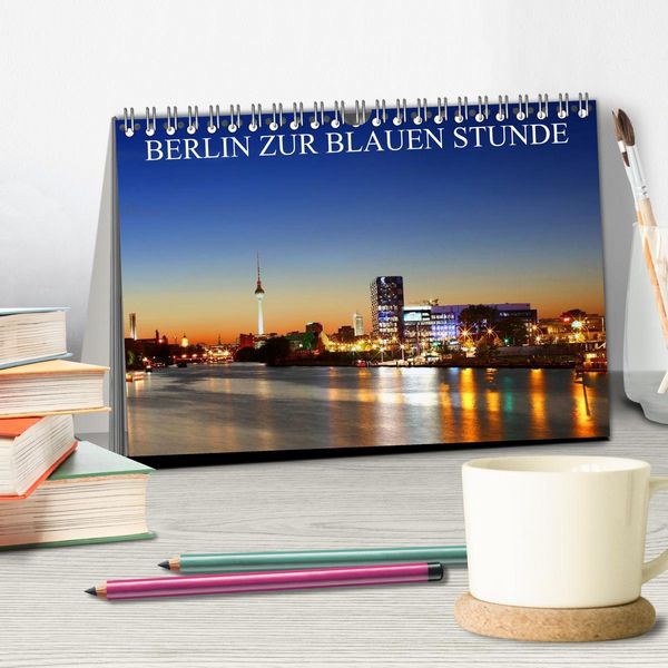 Produktbild: BERLIN ZUR BLAUEN STUNDE (Tischkalender 2026 DIN A5 quer), CALVENDO Monatskalender