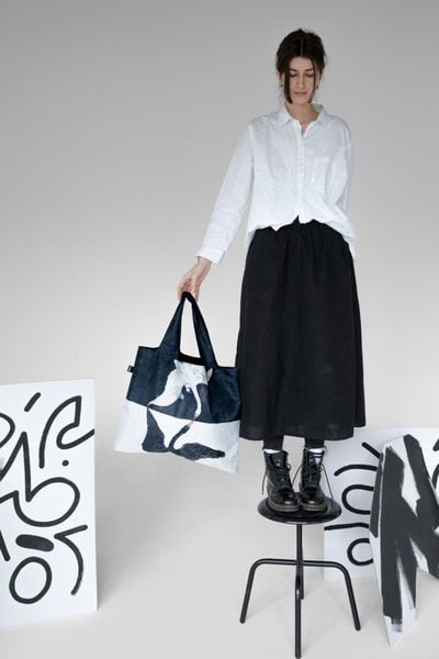 Produktbild: HILMA AF KLINT Der Schwan Recycelte Tasche