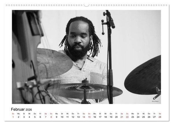 Produktbild: Internationale Meister des Jazz in Schwarzwei&szlig; (Wandkalender 2026 DIN A2 quer), CALVENDO Monatskalender