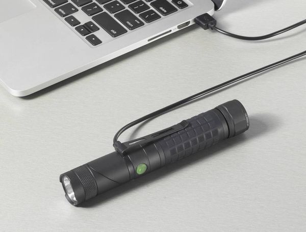 TOOLCRAFT LED Handlampe mit Magnethalterung, verstellbar, mit Gürtelclip, Große Reichweite akkubetrieben 3000 lm 4 h 238 g