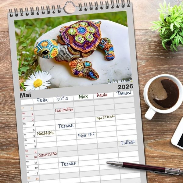 Produktbild: Familienplaner 2026 - Granny Square Kunst - Ein Jahr voller kreativer H&auml;kelideen mit 5 Spalten (Wandkalender, 21 x 45 cm) CALVENDO