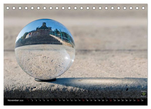 Produktbild: Glaskugel, Die Welt ist eine Kugel (Tischkalender 2026 DIN A5 quer), CALVENDO Monatskalender