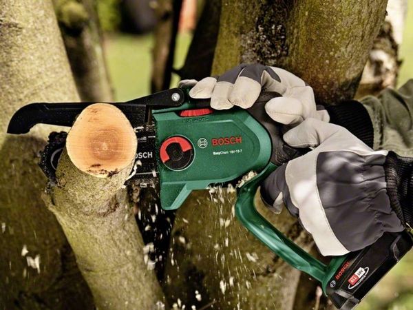 Produktbild: Bosch Home and Garden EasyChain 18V-15-7 Akku-Kettens&auml;ge