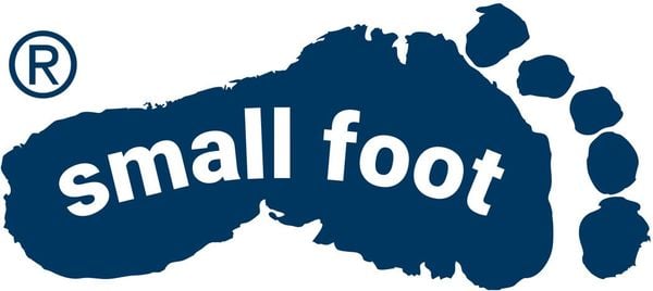 Produktbild: Small foot 2736 - Puppe Benno mit weiß/blauem Zubehör, Weichkörper-Puppe, 40cm