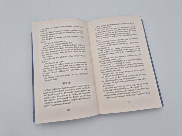 Produktbild: Falling &ndash; Ihre Beziehung ist fake. Sind ihre Gef&uuml;hle das auch?