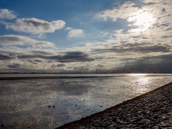 Produktbild: CALVENDO Puzzle Wolken &uuml;ber dem Dollart in Ostfriesland | 1000 Teile Lege-Gr&ouml;&szlig;e 64x48cm Foto-Puzzle f&uuml;r gl&uuml;ckliche Stunden