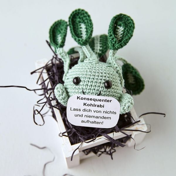 Produktbild: Emotional Support Veggies. Kleine H&auml;kelfiguren mit positiven Botschaften