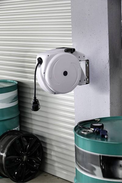 Produktbild: automatischer Kabelaufroller 8710418 Farbe grau/anthrazit Ausf&uuml;hrung Kabelaufroller mit Schuko-Stecker Zuleitung H07RN-F