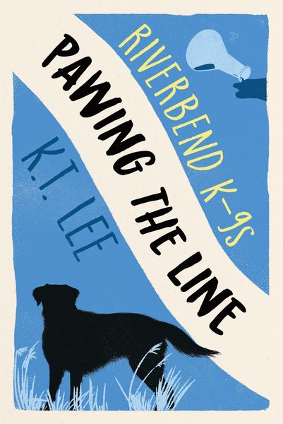 Produktbild: Pawing the Line (Riverbend K-9s, #4)