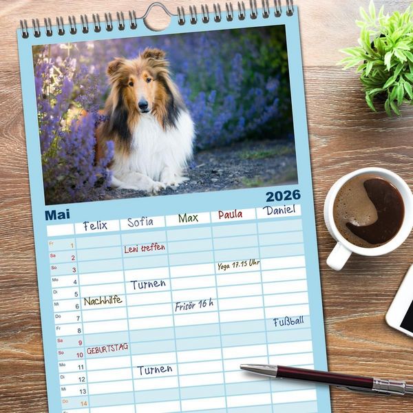 Produktbild: Familienplaner 2026 - H&uuml;tehunde - H&uuml;ter der Herzen mit 5 Spalten (Wandkalender, 21 x 45 cm) CALVENDO