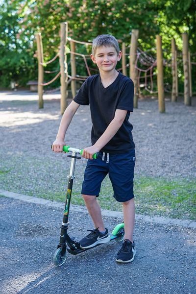 Produktbild: muuwmi Aluminium Scooter 125 mm schwarz-gr&uuml;n