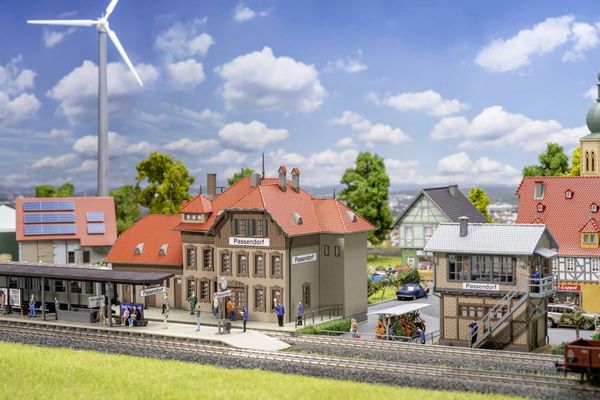Produktbild: Faller 190035 H0 Aktions-Set Bahnhof Passendorf