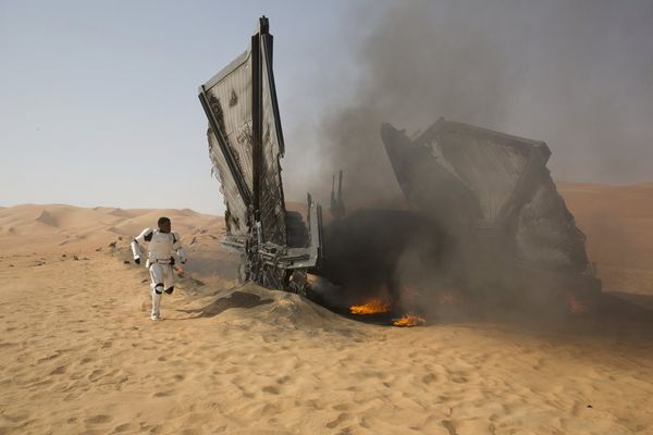 Produktbild: Star Wars - Das Erwachen der Macht - Line Look 2020 (+ Bonus-Blu-ray)