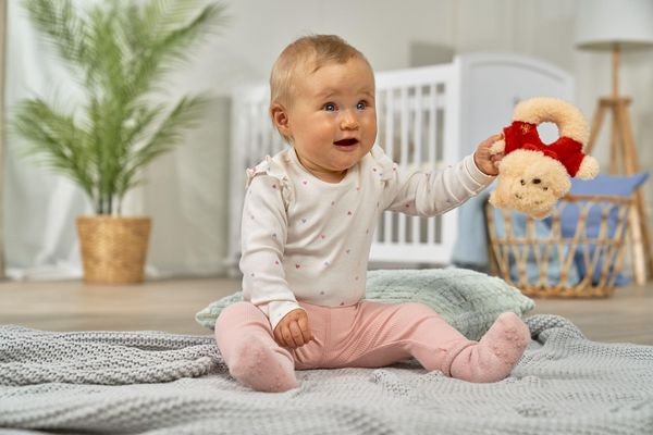 Produktbild: Disney Winnie Puuh Pl&uuml;sch Rassel