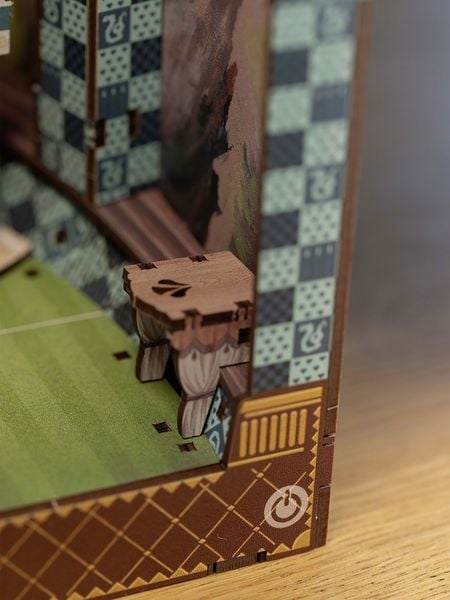 Produktbild: Book Nook DIY B&uuml;cherecke Harry Potter Quidditch Field von Revell Tiny Adventures