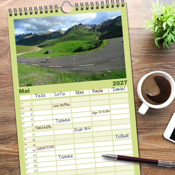 Produktbild: Familienplaner 2027 - Pyren&auml;enp&auml;sse mit dem Rennrad 2027 mit 5 Spalten (Wandkalender, 21 x 45 cm) CALVENDO