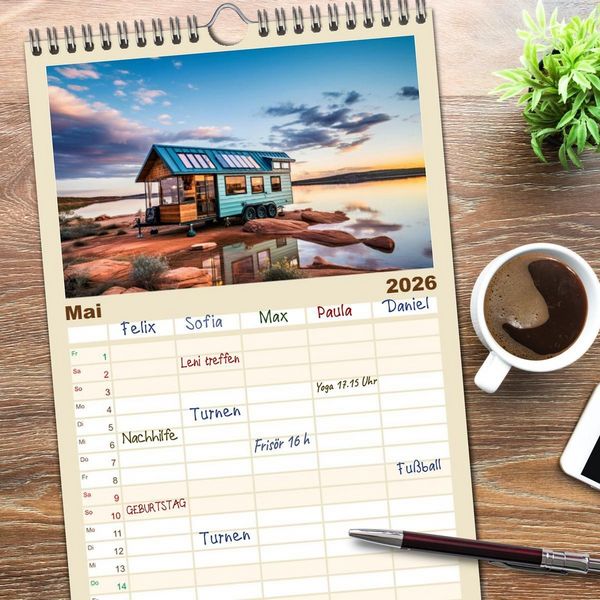 Produktbild: Familienplaner 2026 - Tiny Houses - wohnen auf kleinstem Raum mit 5 Spalten (Wandkalender, 21 x 45 cm) CALVENDO