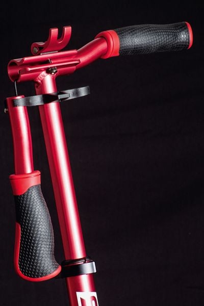 Produktbild: SIX DEGREES Alu Scooter 230/215 mm rot