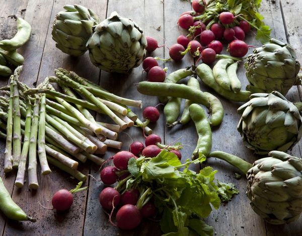 Produktbild: Zum Gl&uuml;ck Gem&uuml;se. 350 Gem&uuml;serezepte f&uuml;r alle Jahreszeiten