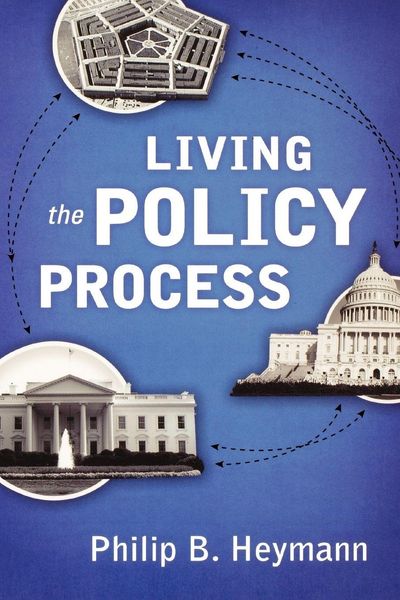 Produktbild: Living the Policy Process