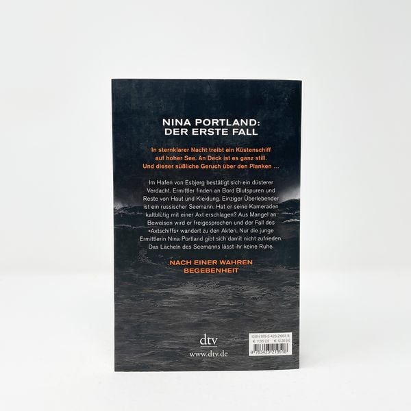 Produktbild: S&Oslash;G. Dunkel liegt die See