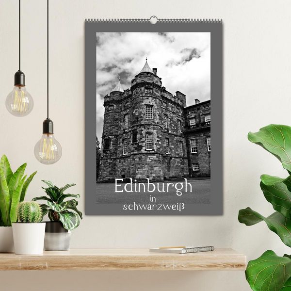 Produktbild: Edinburgh in schwarzwei&szlig; (Wandkalender 2026 DIN A2 hoch), CALVENDO Monatskalender