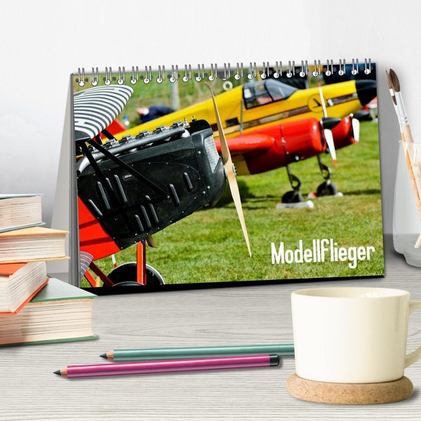 Produktbild: Modellflieger / CH-Version (Tischkalender 2026 DIN A5 quer), CALVENDO Monatskalender