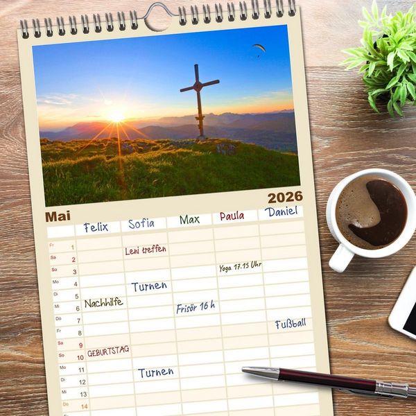Produktbild: Familienplaner 2026 - Gipfelkreuze im Sonnenlicht mit 5 Spalten (Wandkalender, 21 x 45 cm) CALVENDO