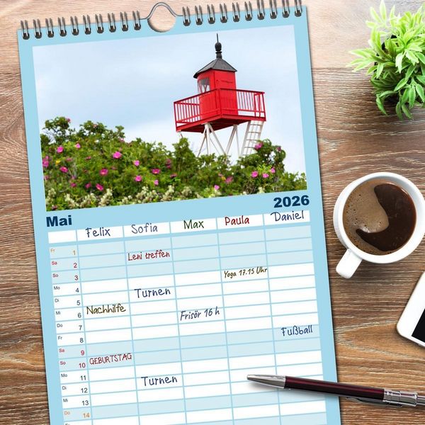 Produktbild: Familienplaner 2026 - Buntes und bl&uuml;hendes Borkum mit 5 Spalten (Wandkalender, 21 x 45 cm) CALVENDO